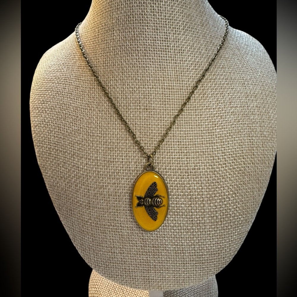 Upcycled Gucci Gold-Tone Authentic Charm Generic Chain with Yellow Bee Pendant